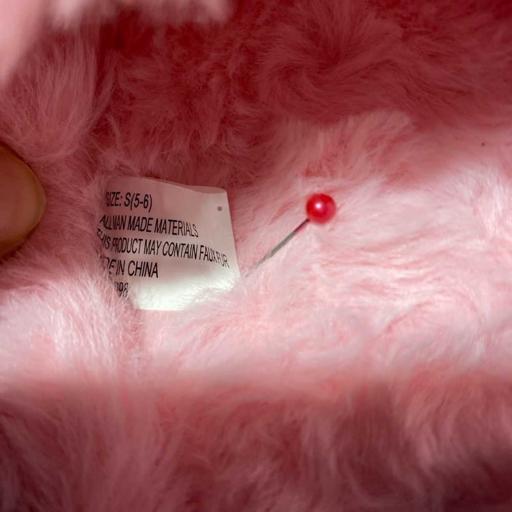 NWOT Barbie Pink Faux Fur Logo Super Push Comfy Women's Slippers Sz Small (5-6) - Picture 8 of 8